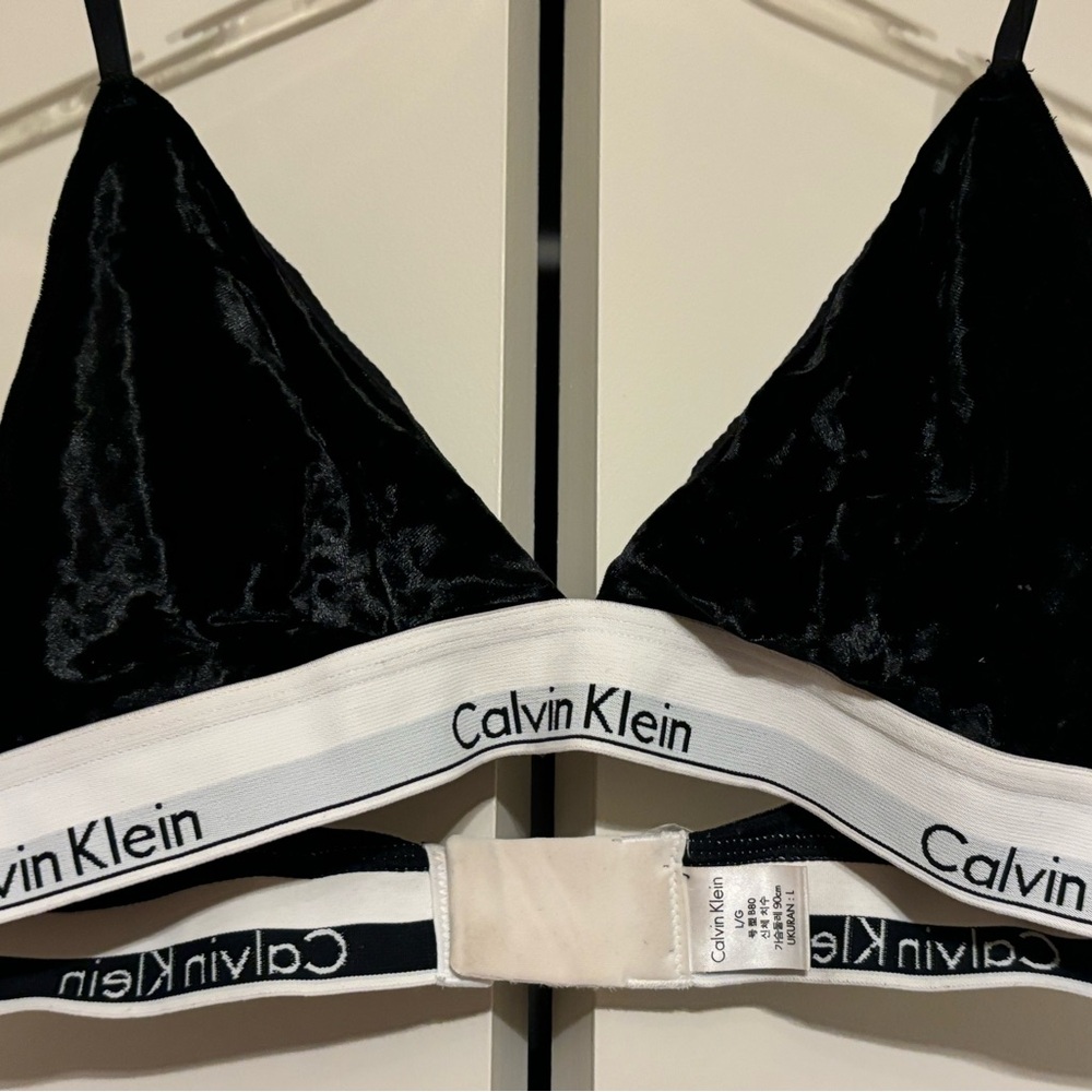 Calvin Klein Black Velvet Bralette with White Band - Picture 3 of 4